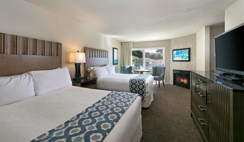 2 queen beds