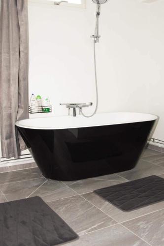 Apartment near community train to Stockholm in Sodertalje