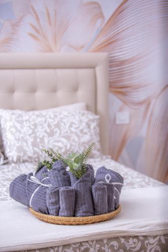 1 king bed, 1 queen bed