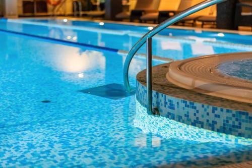 設施, Chalet Birchwood With Whirlpool and Sauna - Happy Rentals in 哈爾斯新納