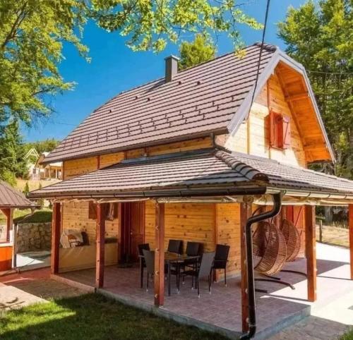 Planinske kuće Anika Tara minimum 2 noćenja