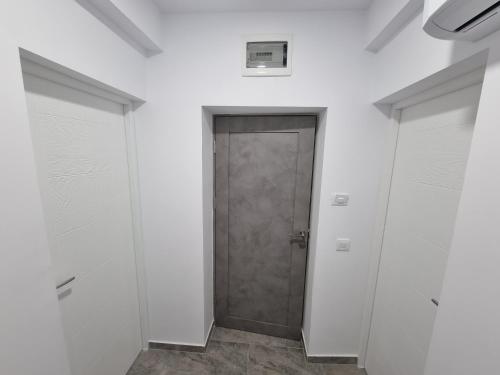Two-Bedroom Apartment with Balcony image 10