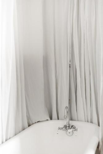 ห้องน้ำ, โรงแรมเอซ พอร์ตแลนด์ (Ace Hotel Portland) near สวนทดสอบกุหลาบนานาชาติ