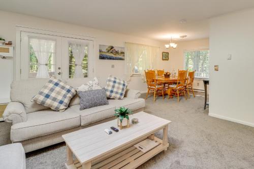 Poconos Getaway with Fire Pit and Community Beach! in Long Pond, USA