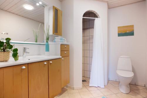 Shower, Stone MT Garden Pod in Stenbjerg