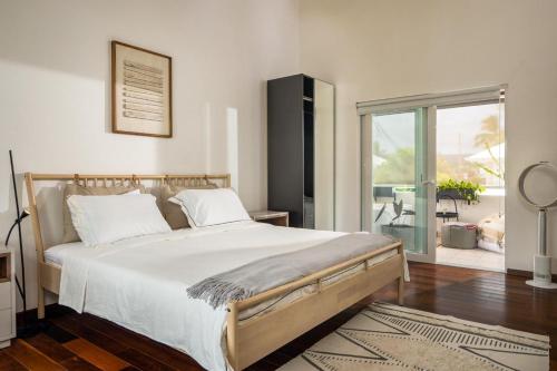 Beachfront 3BD Luxury Villa with full hotel access Beachfront 3BD Luxury Villa with full hotel access