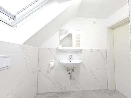 Wohnreich Blaustein Mitte -3A- 4er WG mit eigenem Bad Wohnreich Blaustein Mitte -3A- 4er WG mit eigenem Bad