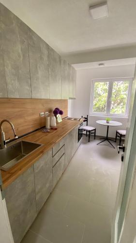 Entire Apartment, Superb and Charming – khách sạn tại Bitola