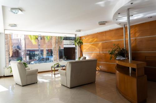One-Bedroom Apartment image 9