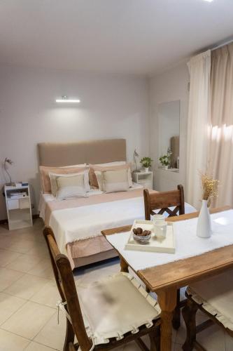 One-Bedroom Apartment image 1