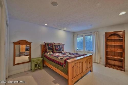 Lake Naomi; Your Ultimate Retreat in Pocono Pines, USA