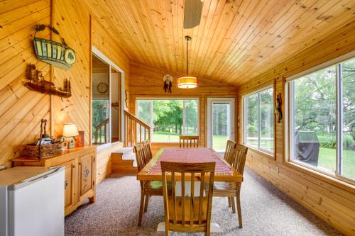 Alexandria Lakeside Hideaway with Fire Pit! in Alexandria, USA