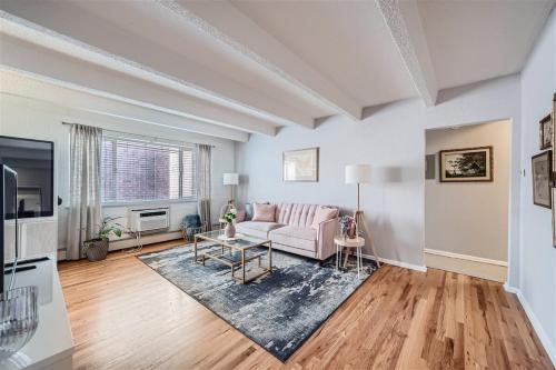 The Pink Pearl 1BD 30 Day Pool Wash Park West in Denver, USA