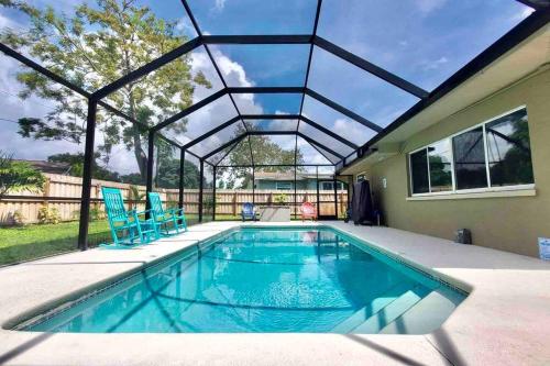 Siesta Key Private Retreat -Screened Pool Haven