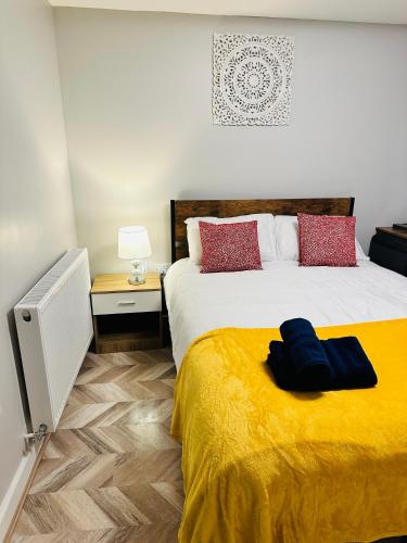 Comfy Studio Flat and Workspace near Ashton-U-Lyne Station in Stalybridge