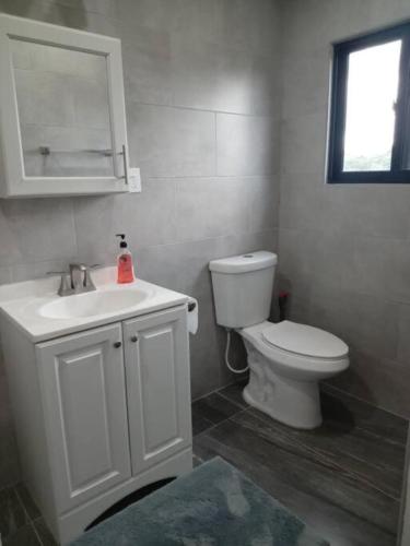 Baño, The Modern Cabin in Billy White
