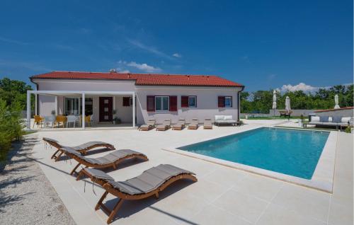 Awesome Home In Mali Vareski - Location saisonnière - Mali Vareški