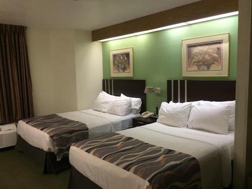 Pleasant Stay Inn & Suites - image 5