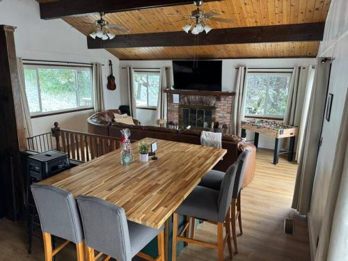 Winter Cabin near Lake in Crestline, USA