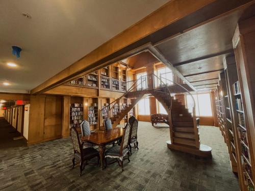 2 Luxury suites with parking at The Grand Castle