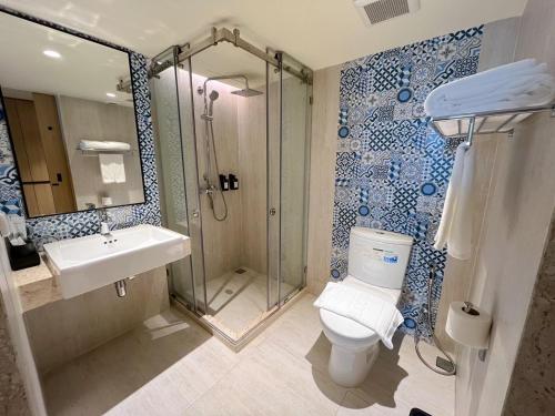 room detail thumbnail 2