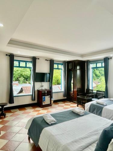 Chambre quadruple, vue sur la montagne