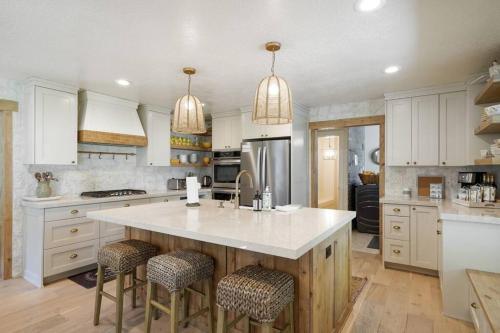 Spacious Serene Retreat Near Provo River in Kamasa (UT)