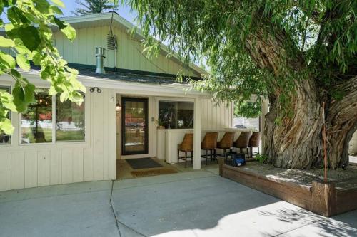 Spacious Serene Retreat Near Provo River in Kamasa (UT)