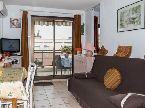 Charmant 2 pièces en centre-ville, 4 couchages, avec parking et climatisation - FR-1-803-65 - Location saisonnière - Le Lavandou