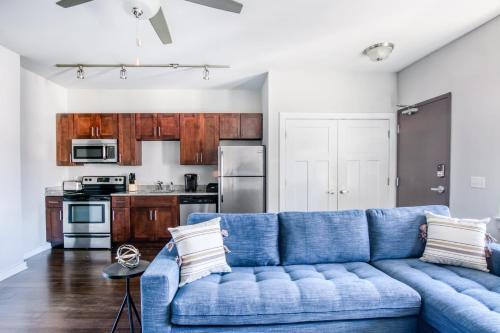 CozySuites Music Row Modern 1BR with free parking! 47 in Nashville, USA