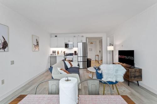 Sleep 6 Stylish 1BR 2BA Beachfront by CozySuites in Atlantic City, USA
