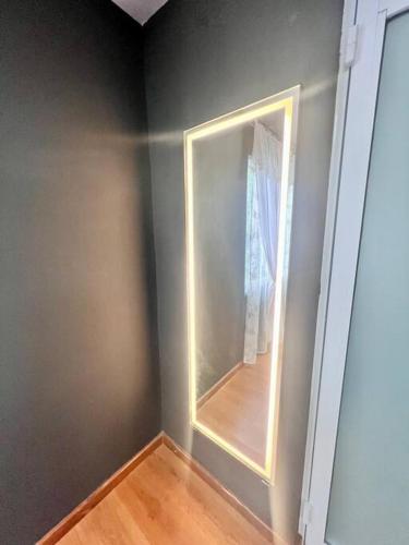 Apartment with King bed and 85 TV 5 min Bus Station, Ciudad Victoria (foto 4)