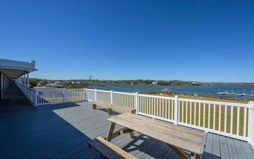 Bogue Shores "Salty Air Oasis" - North Carolina