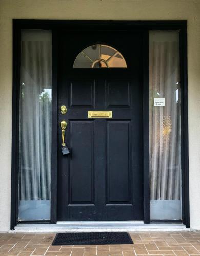Cozy Guest Rooms Near UBC, Downtown and Beaches in Vancouver, Canada