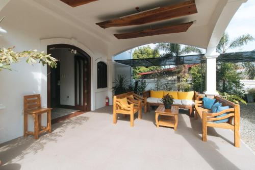 RedDoorz @ Casa Rafaelle Transient Ilocos Sur - 로비