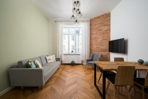 Wilcza City Centre Deluxe Apartment by BookingHost, Varšava