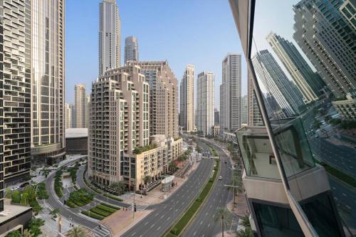 FIRST CLASS 1BR Iconic Cityscape Haven