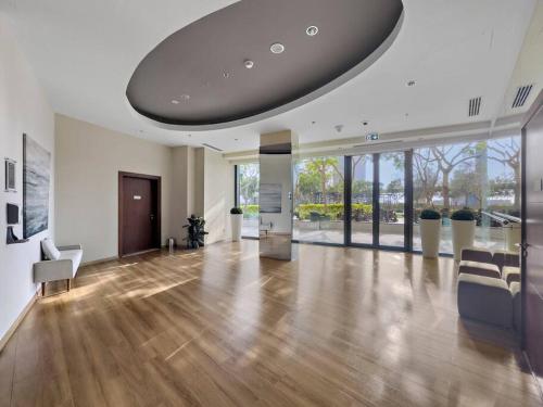 FIRST CLASS 1BR Iconic Cityscape Haven