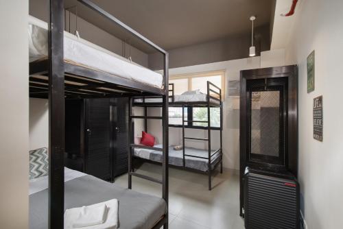 The Grid Co-Living Managed by HII, Metro Manila