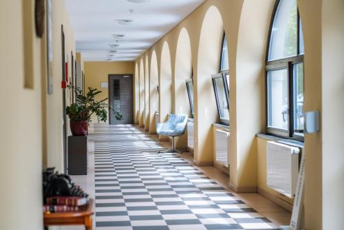 Зовнішній вигляд готелю, Dvorec Trebnik - SOBE in Словенське Коньїце