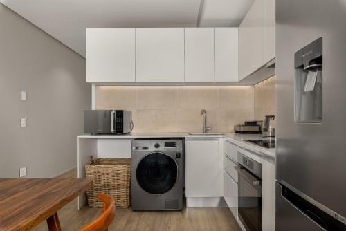El Roi Coastal & Central Suites - image 6