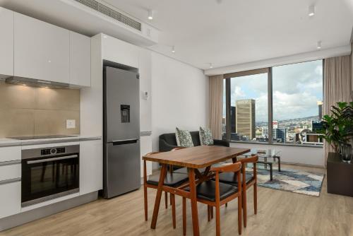 El Roi Coastal & Central Suites - image 2