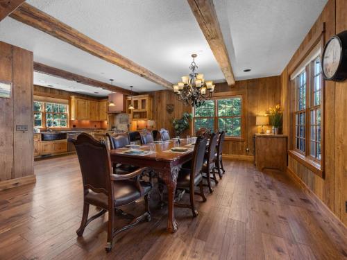 Snowed Inn - Meredith Lodging