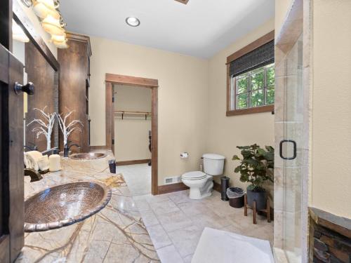 Snowed Inn - Meredith Lodging