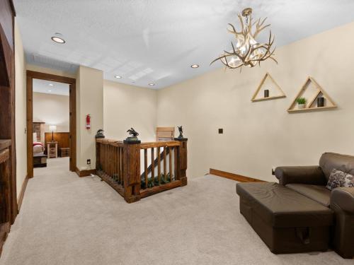 Snowed Inn - Meredith Lodging