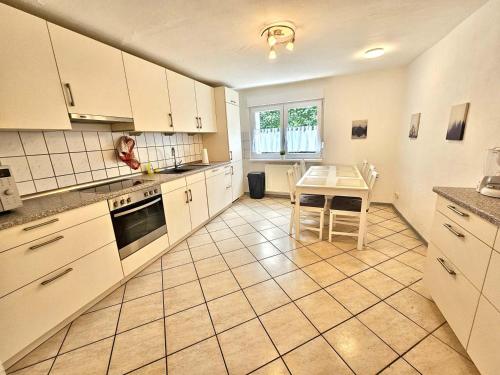 مطبخ, Beautiful apartment in Alzey in Alzey