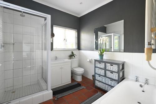 Riverlea Villa Pool River Mountain Views Family Garden