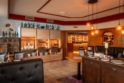 Ételek és italok, Hotel Restaurant Ancho in Colbe