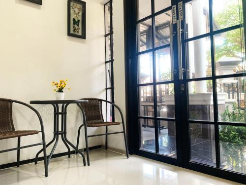 OYO 631 タジャハジャ バロエ レジデンス シャリア