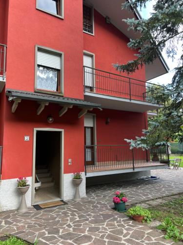 Ieeja, Casa Rossa al Lago - Apt Terrazza in Spinone Al Lago